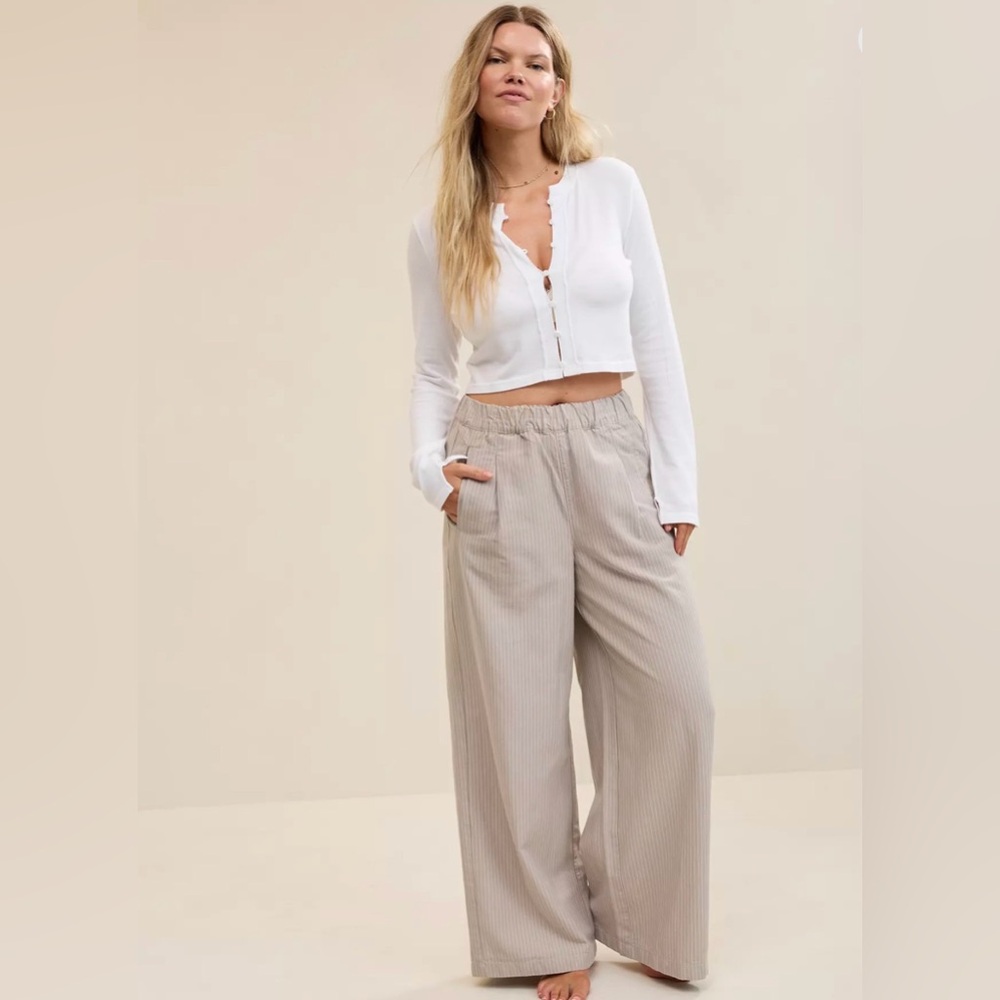 Relaxed Wide-Leg Drawstring Pants in Light Taupe